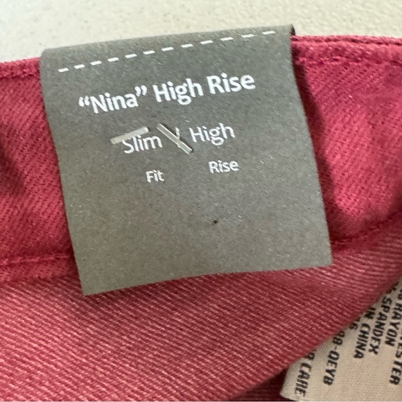 NWTs Tractr Size 0/25 Nina High Rise Slim Fit Pants. Color is Cordovan - Picture 9 of 12